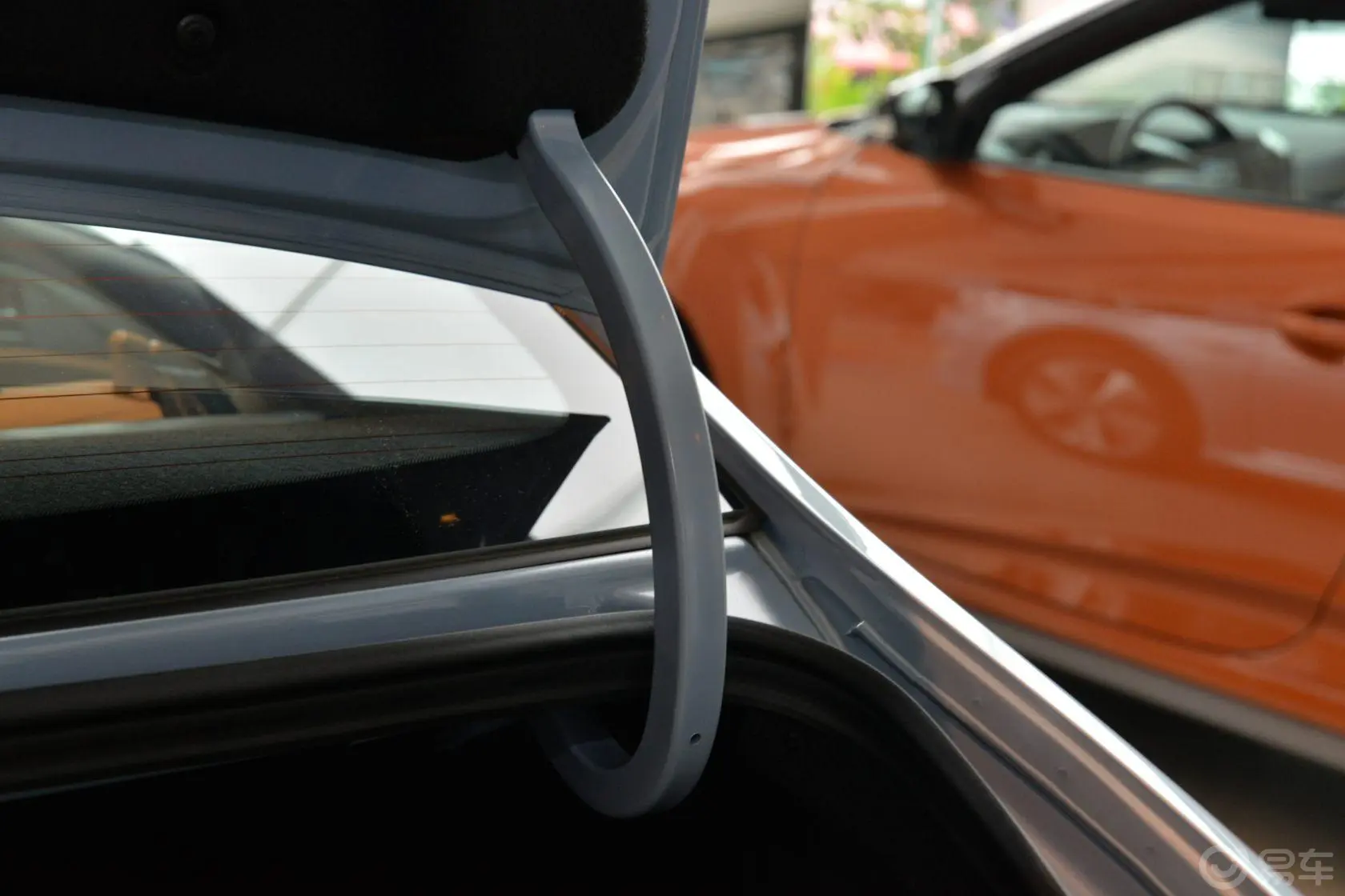 索纳塔(进口)2.0L 自动 Hybrid行李厢支撑杆