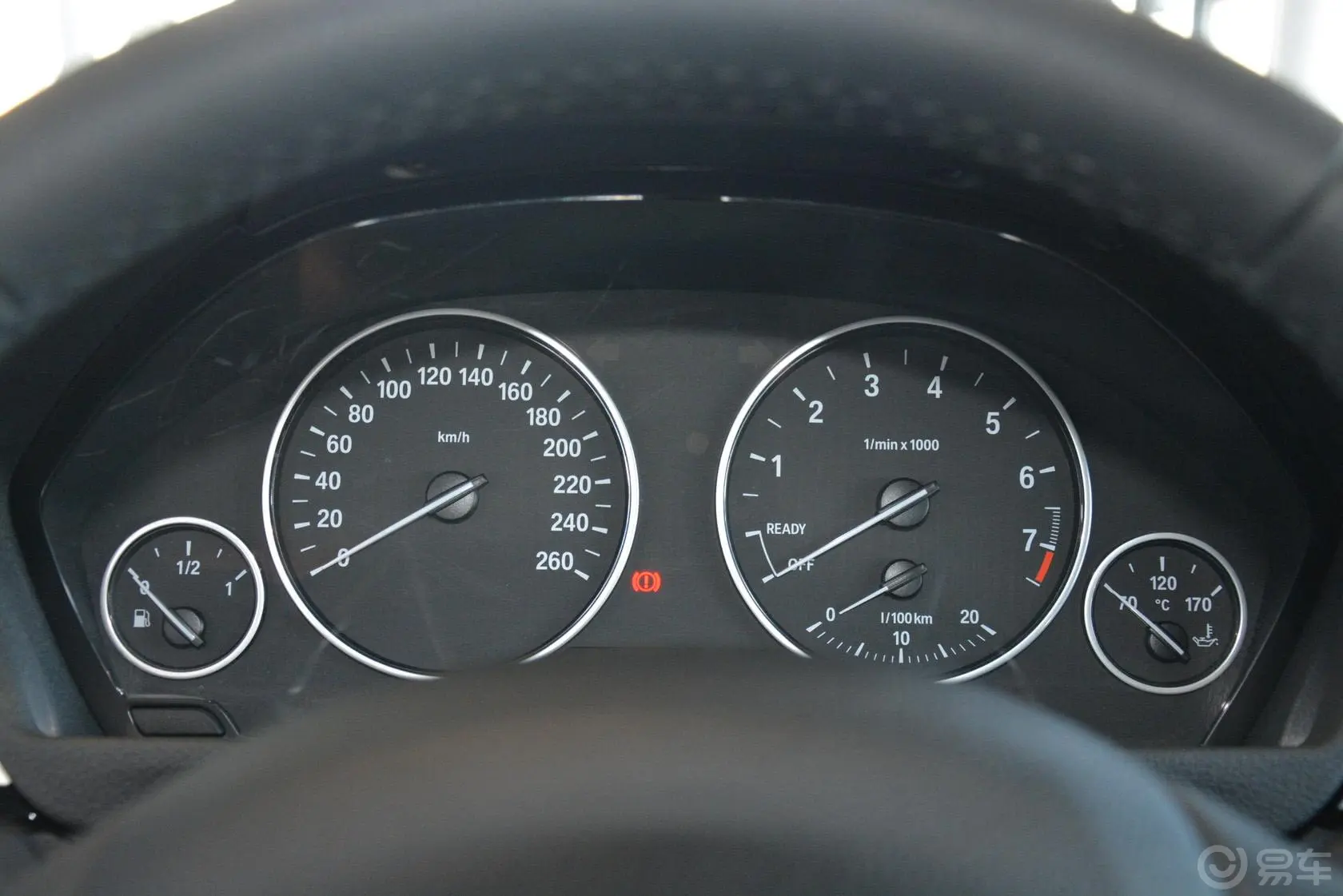 宝马4系四门轿跑车 420i 时尚型仪表盘背光显示