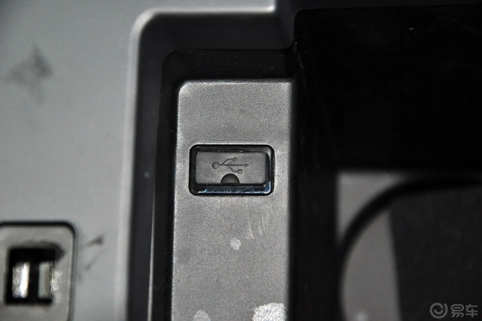 海马S51.5T CVT 舒适型运动版USB接口