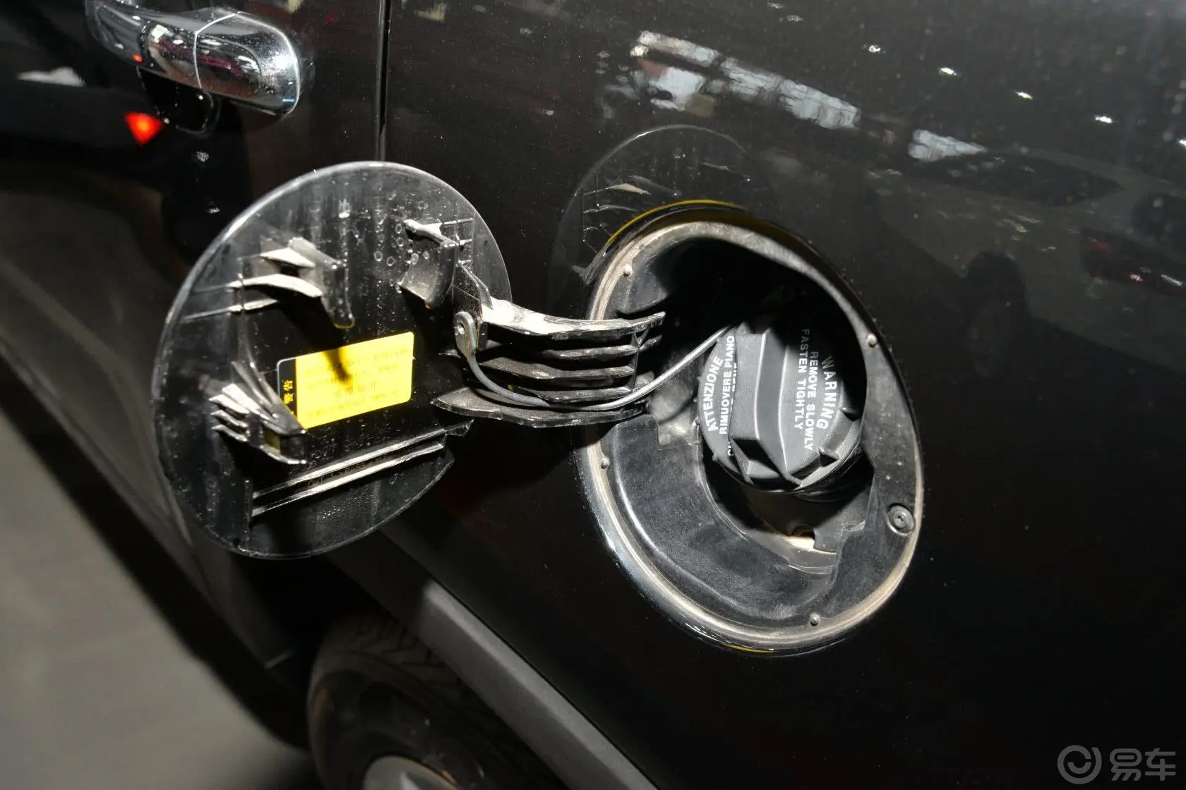 索兰托2.4L 汽油 舒适版 五座油箱盖