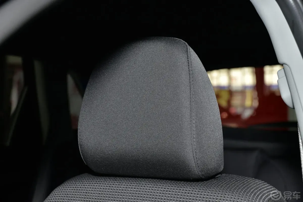 索兰托2.4L 汽油 舒适版 五座驾驶员头枕