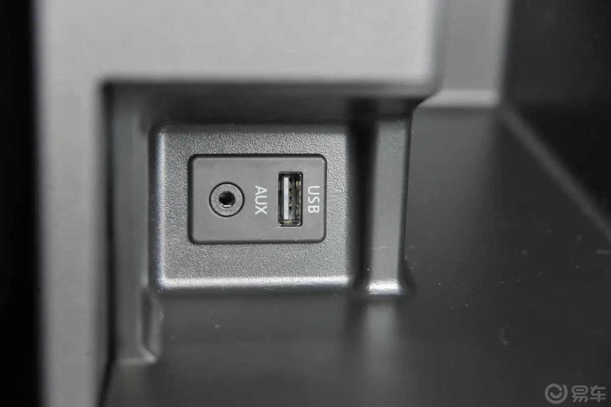 途安1.4T 自动 30周年纪念版USB接口