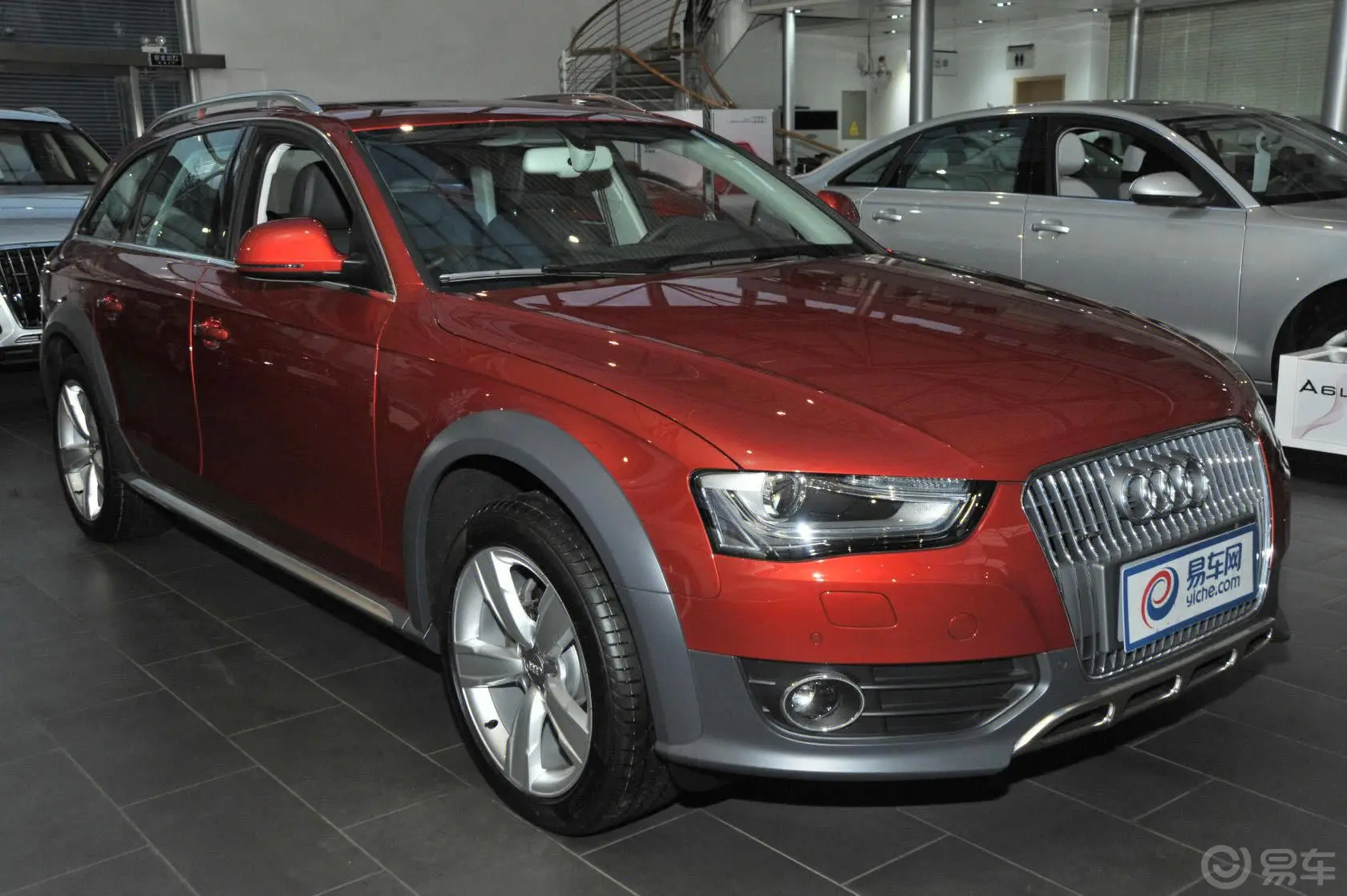 奥迪A4(进口)40TFSI allroad quattro plus侧前45度车头向右水平