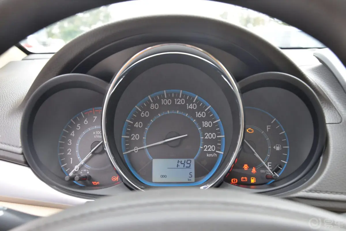 威驰1.5L 手动 智享版仪表盘背光显示