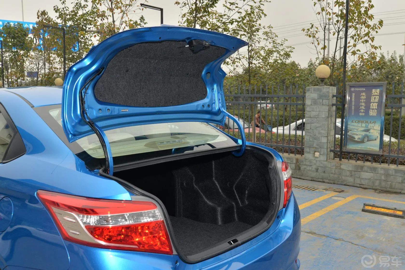 威驰1.5L 手动 智享版行李厢开口范围