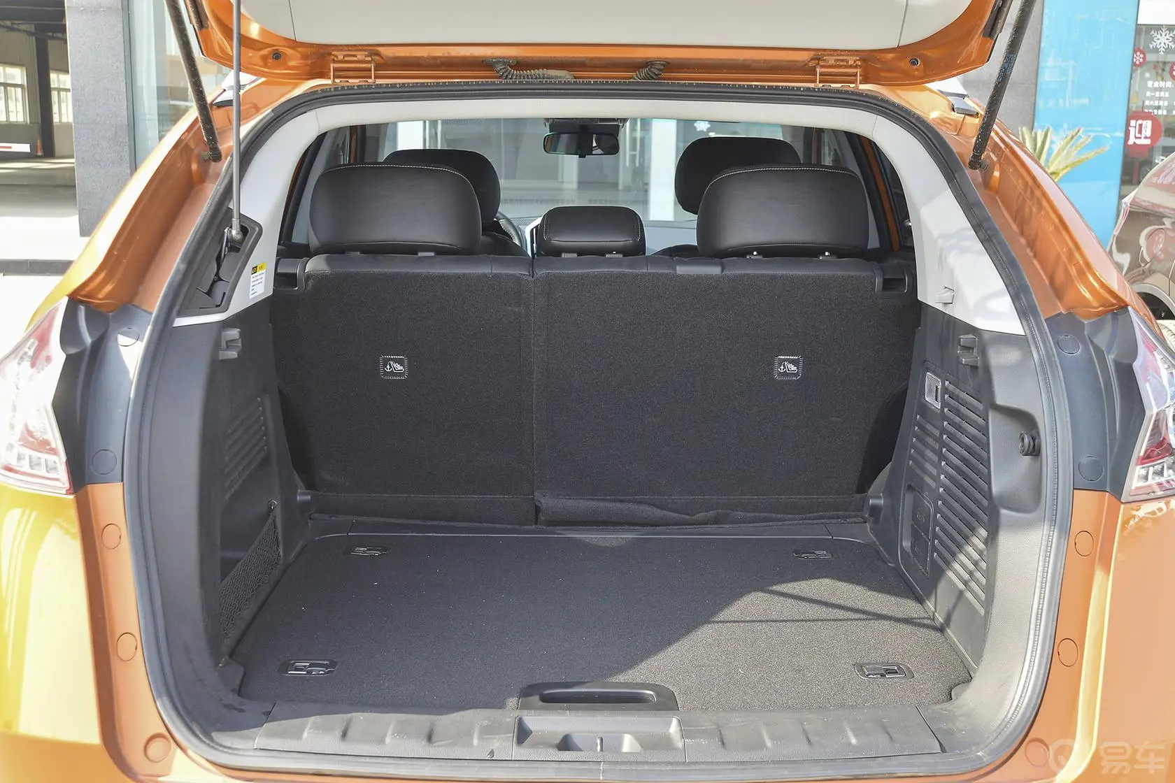 优6 SUV2.0T 旗舰型行李箱空间