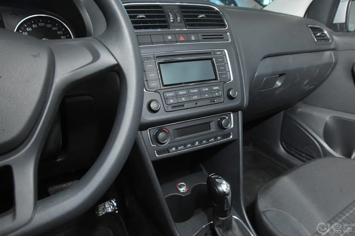 Polo1.4L 自动 舒适版中控台驾驶员方向