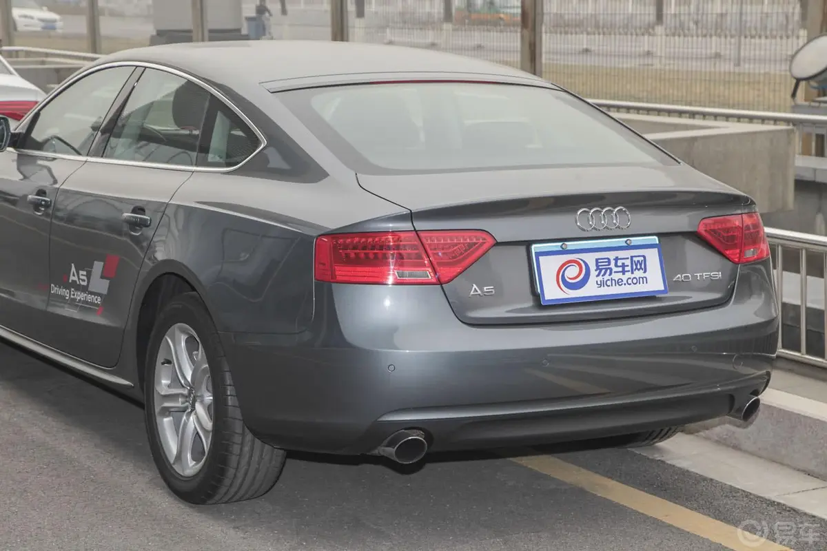 奥迪A5Sportback 40 TFSI风尚版车尾局部