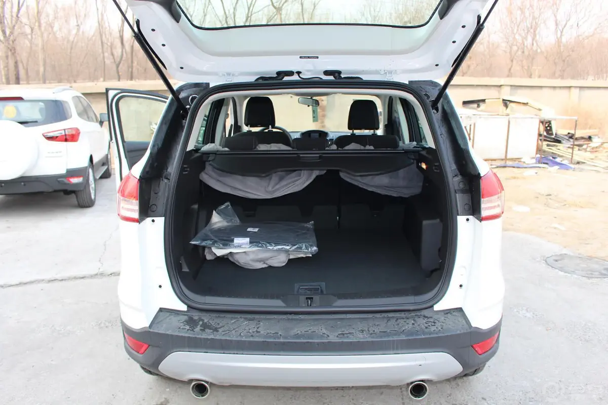 翼虎1.5 GTDi 自动 两驱 舒适型行李箱空间