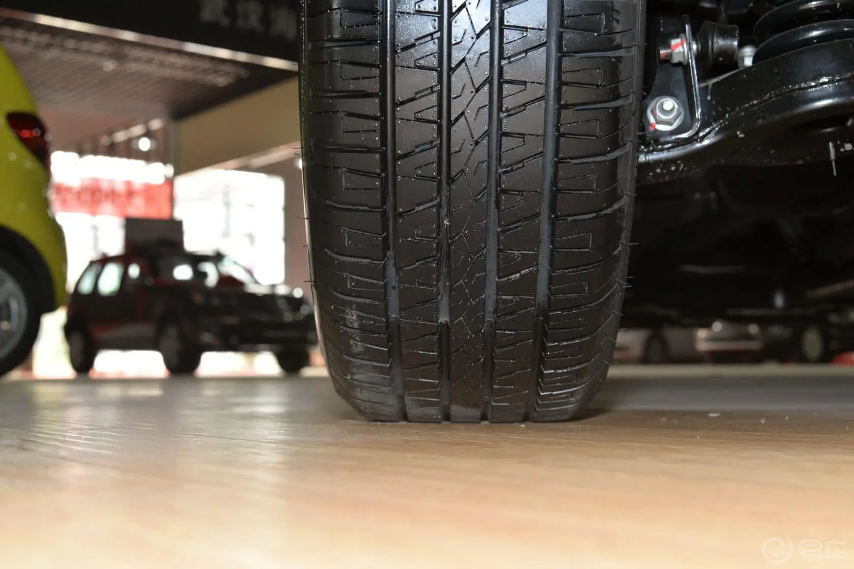 众泰T6001.5T 手动 尊贵型轮胎花纹