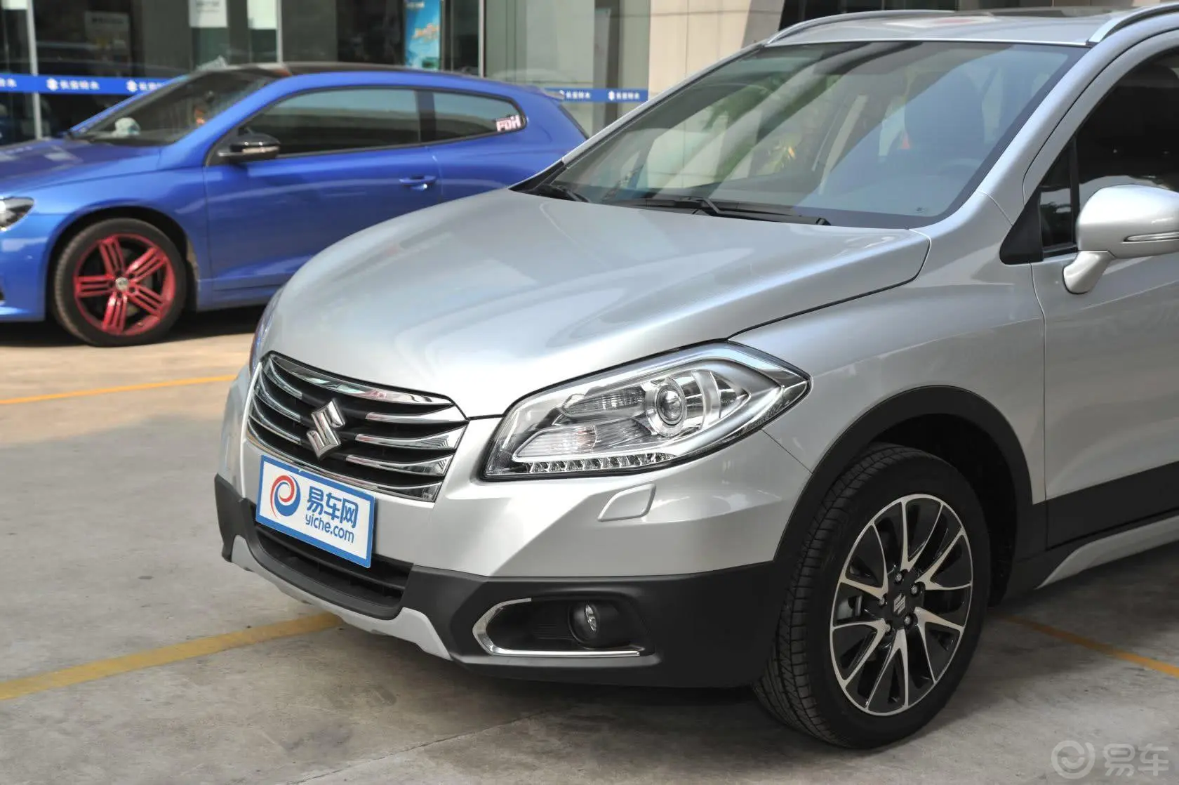 锋驭1.6L CVT 尊贵型车头局部