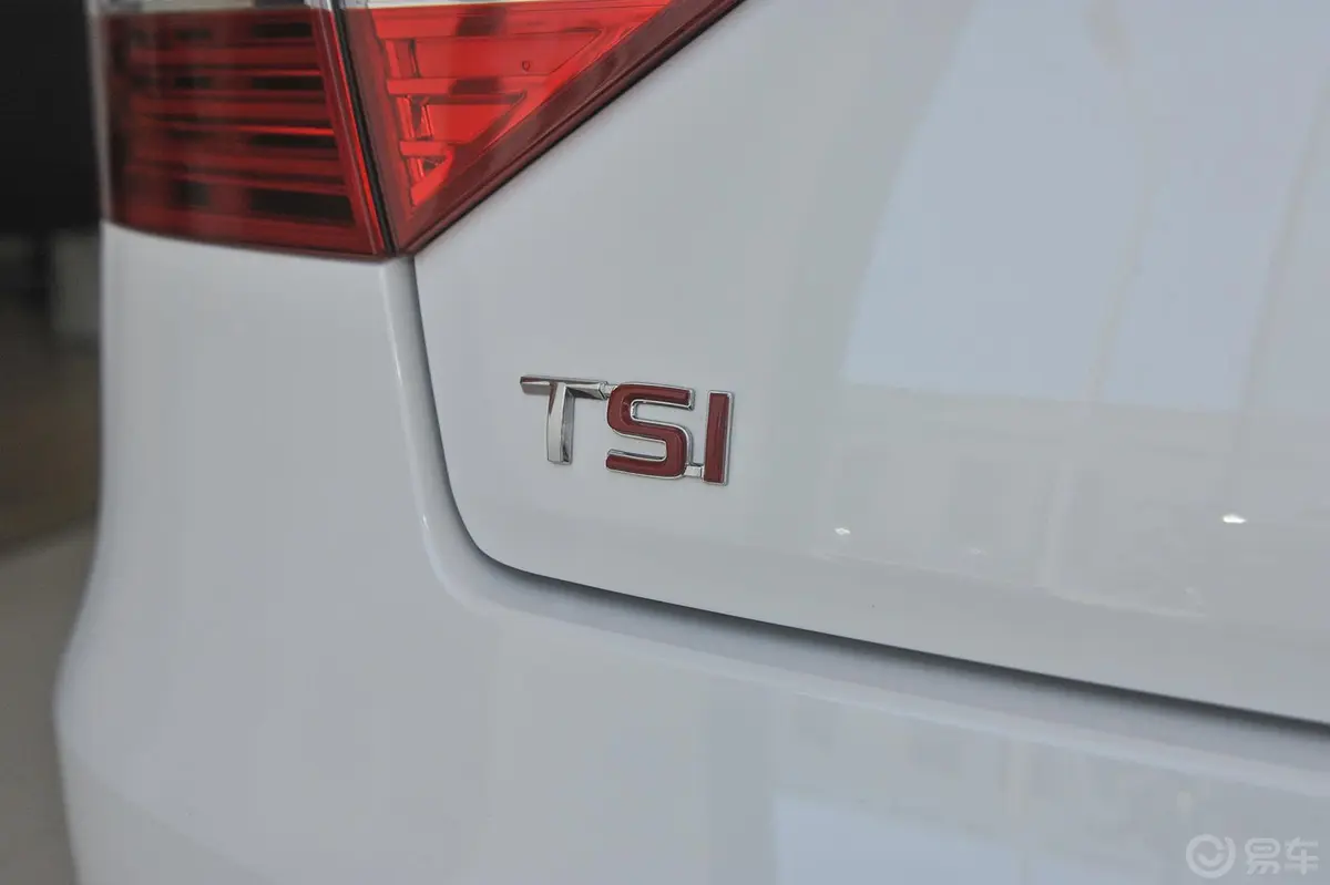 速派1.8TSI 手自一体 名仕版外观