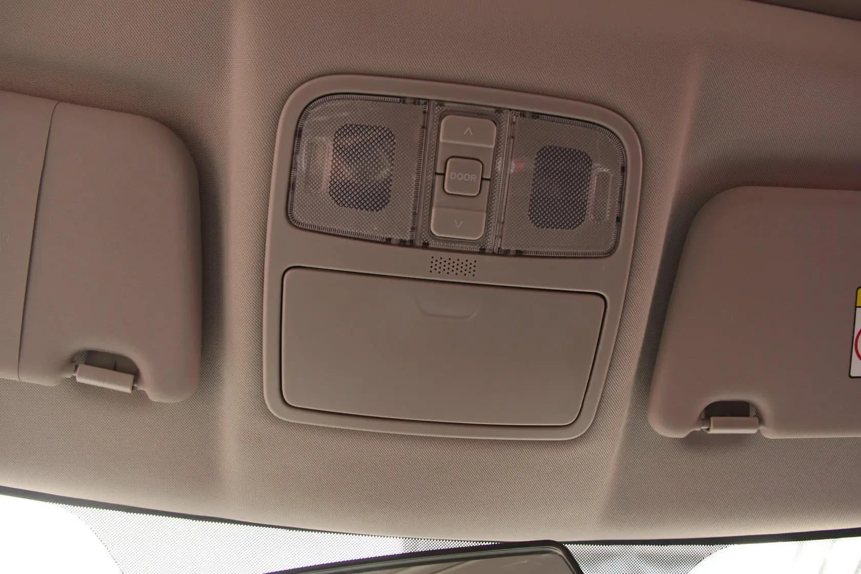 长安CS351.6L 自动 尊贵型 国5前排车顶中央控制区