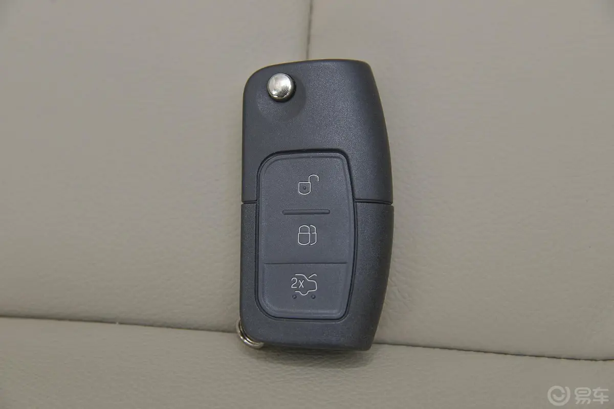 福克斯两厢 经典款 1.8L 自动 时尚型钥匙
