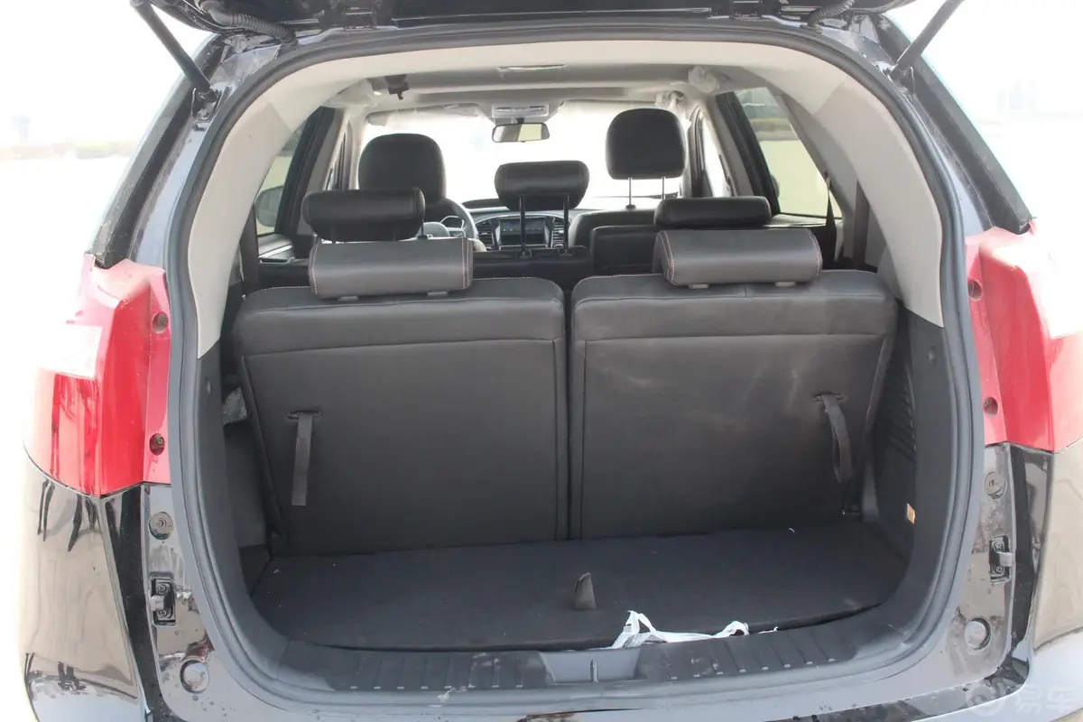 豪情SUV2.4L AT 两驱 豪华型行李箱空间