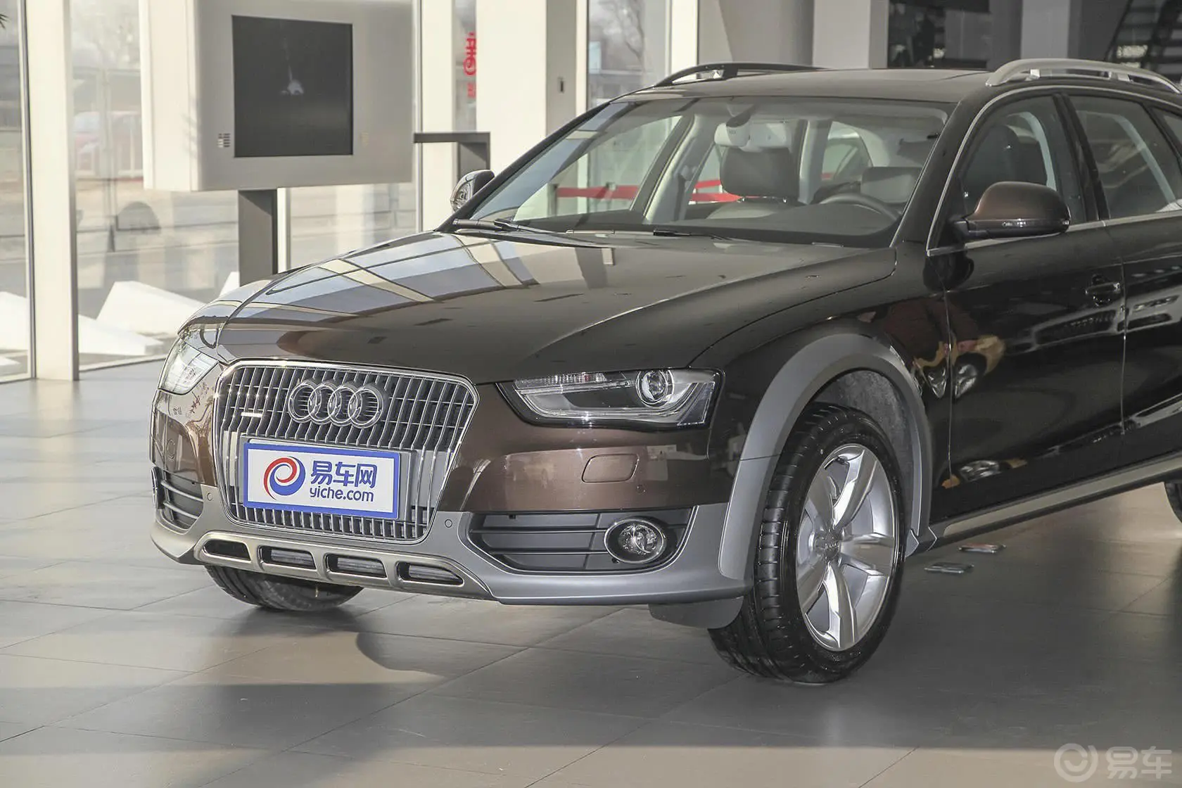 奥迪A4(进口)40TFSI allroad quattro plus外观