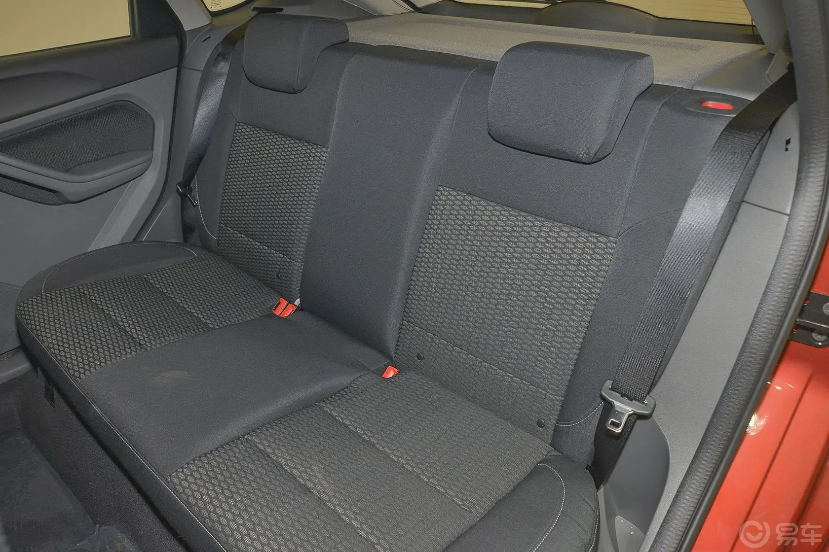 福克斯两厢 经典款 1.8L 自动 基本型后排座椅