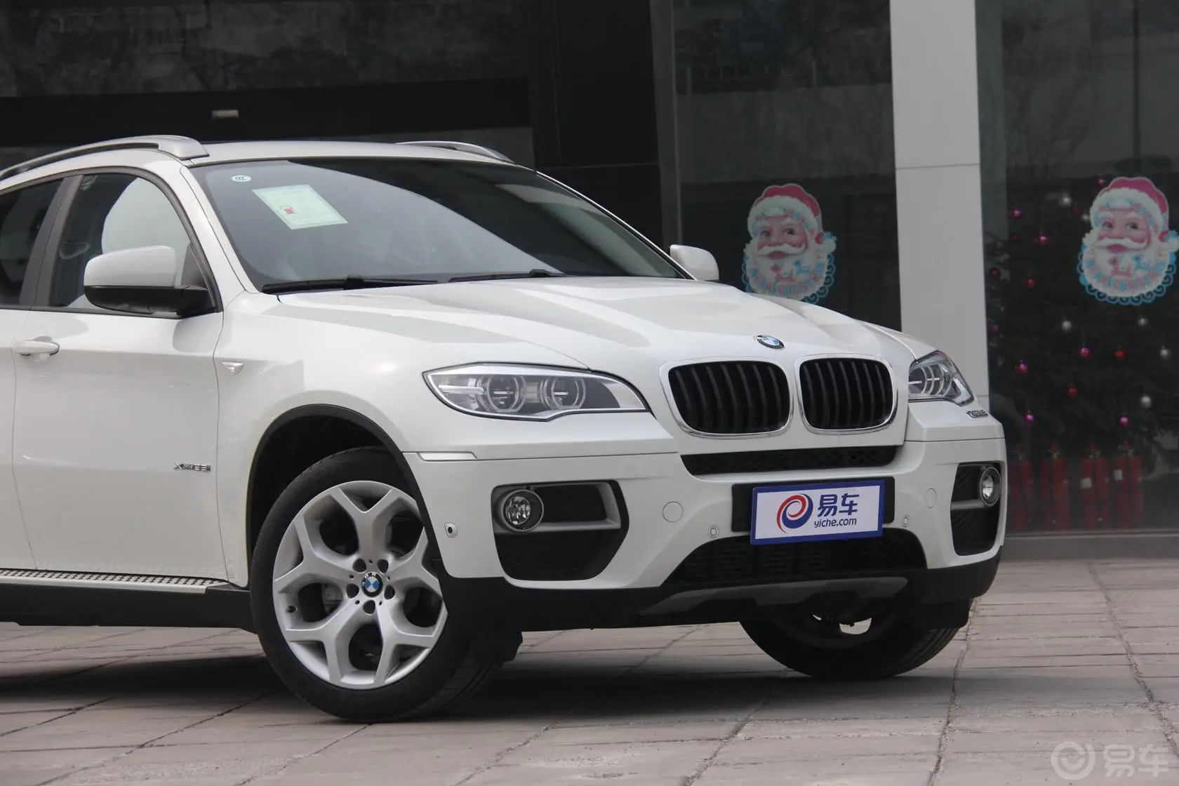 宝马X6xDrive35i 中东版车头局部