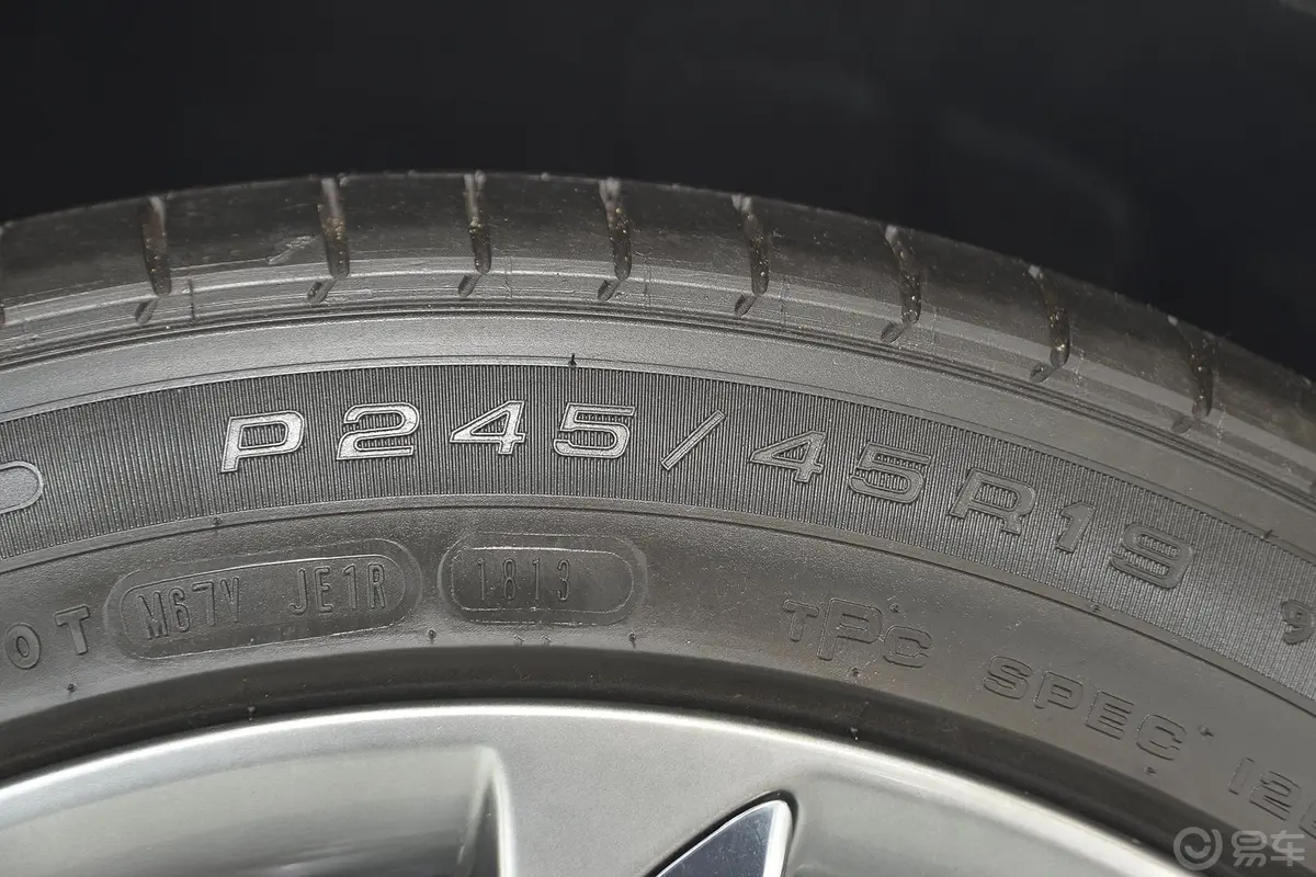 凯迪拉克XTS36S 铂金版轮胎规格