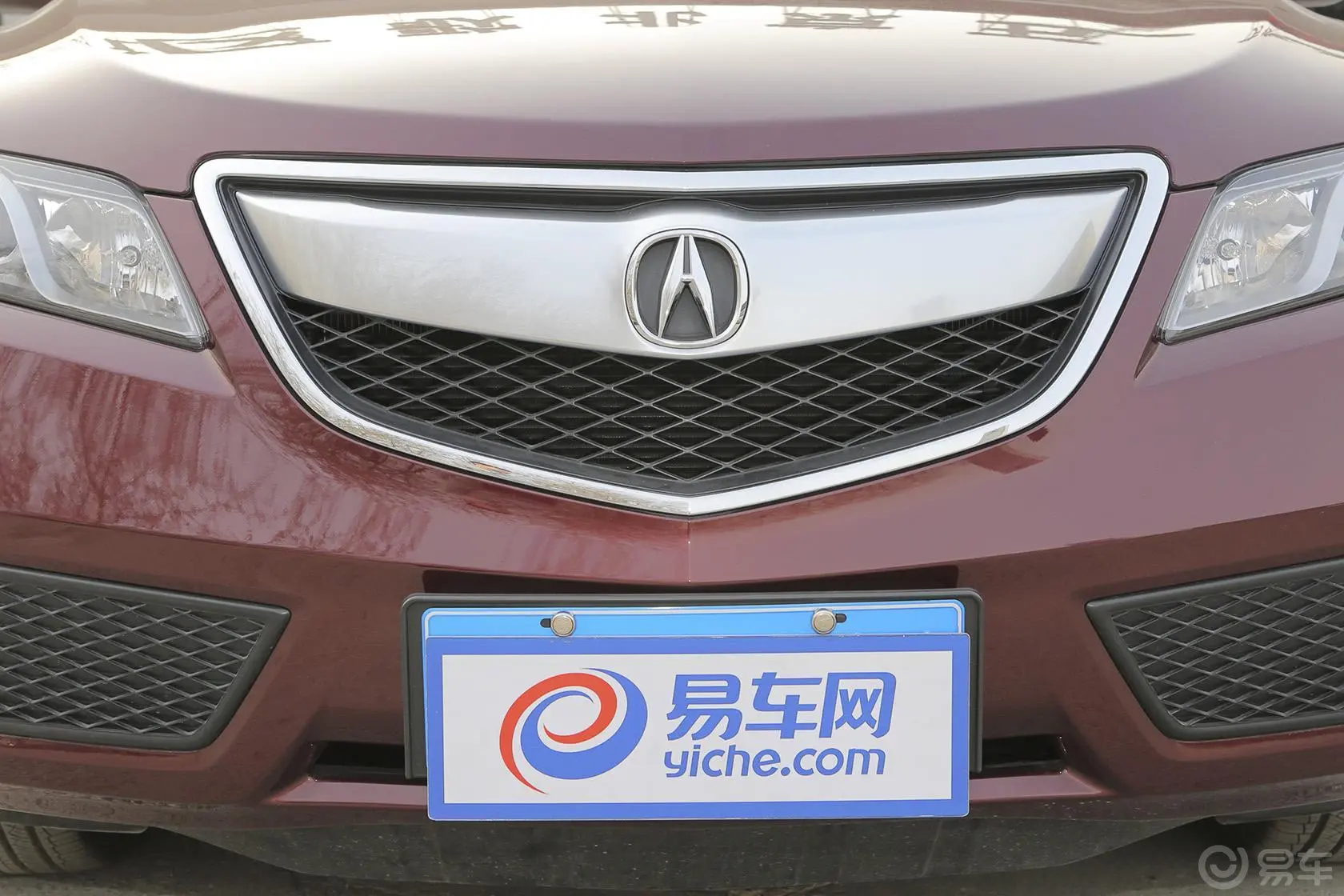 讴歌RDX(进口)3.0L 精英版前格栅侧俯拍