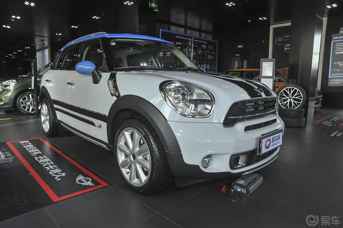 MINI COUNTRYMAN1.6T COOPER S All 4 进藏限量版后悬挂