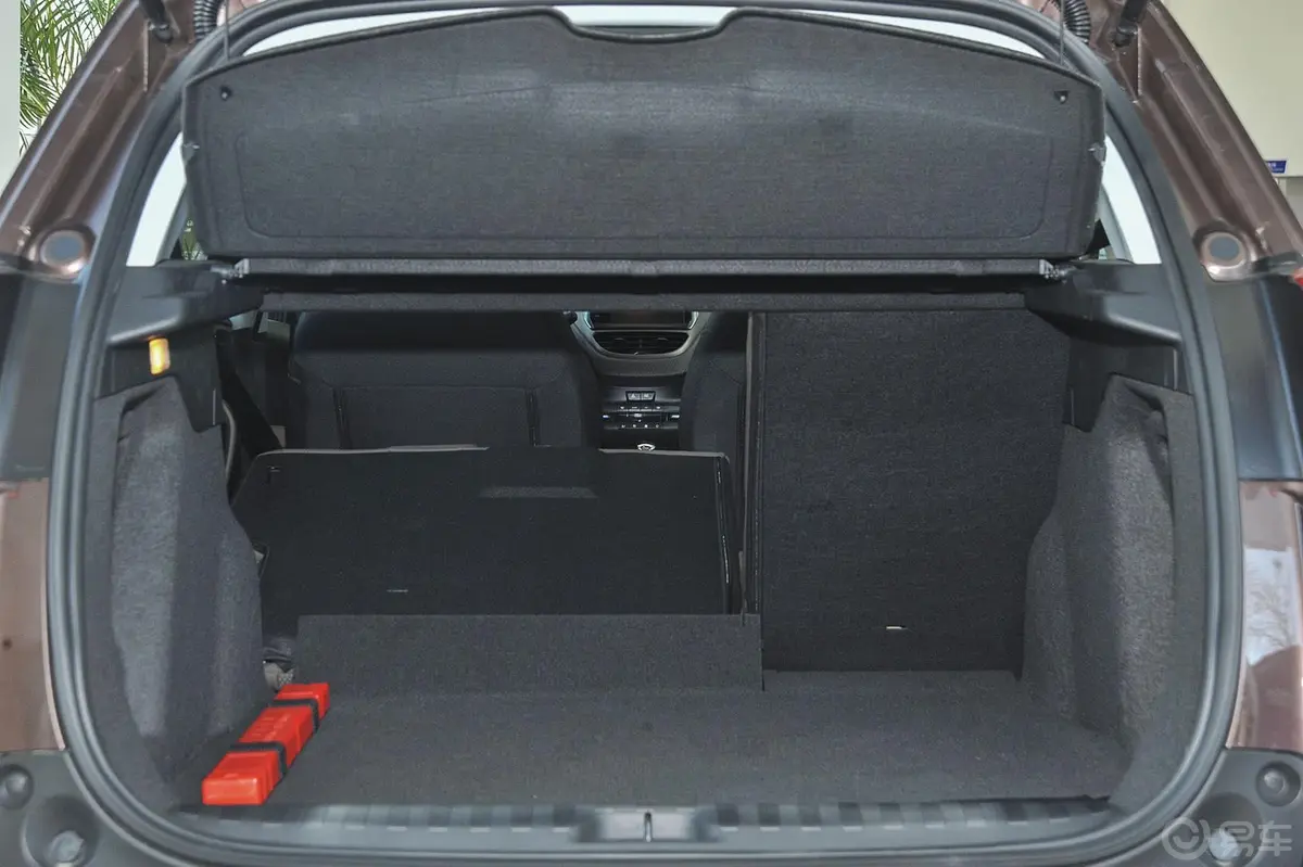 标致20081.6L 自动 卓越版行李箱空间