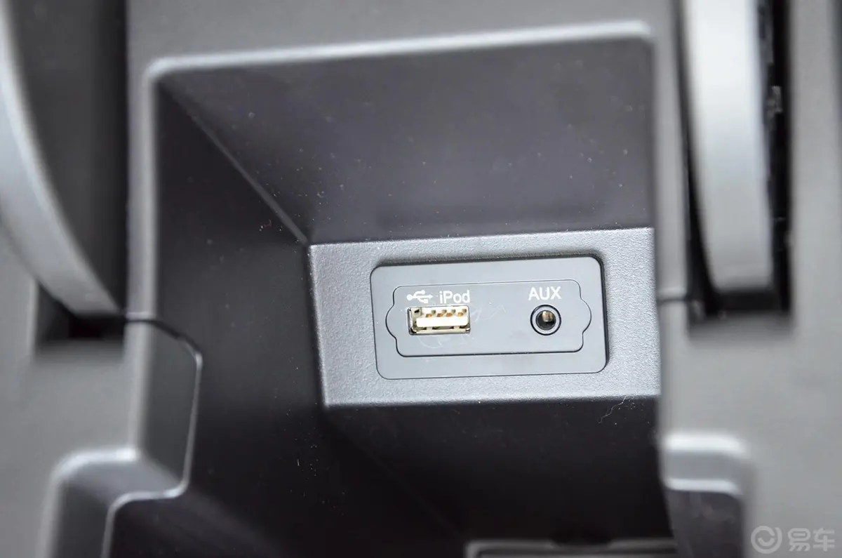 艾瑞泽71.5T 手动 致享版USB接口