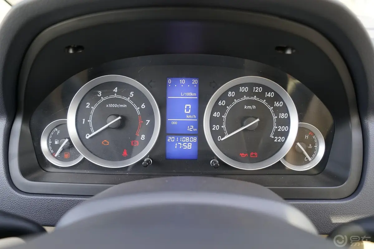 北京汽车E系列三厢 1.3L 手动 乐天天窗版仪表盘背光显示