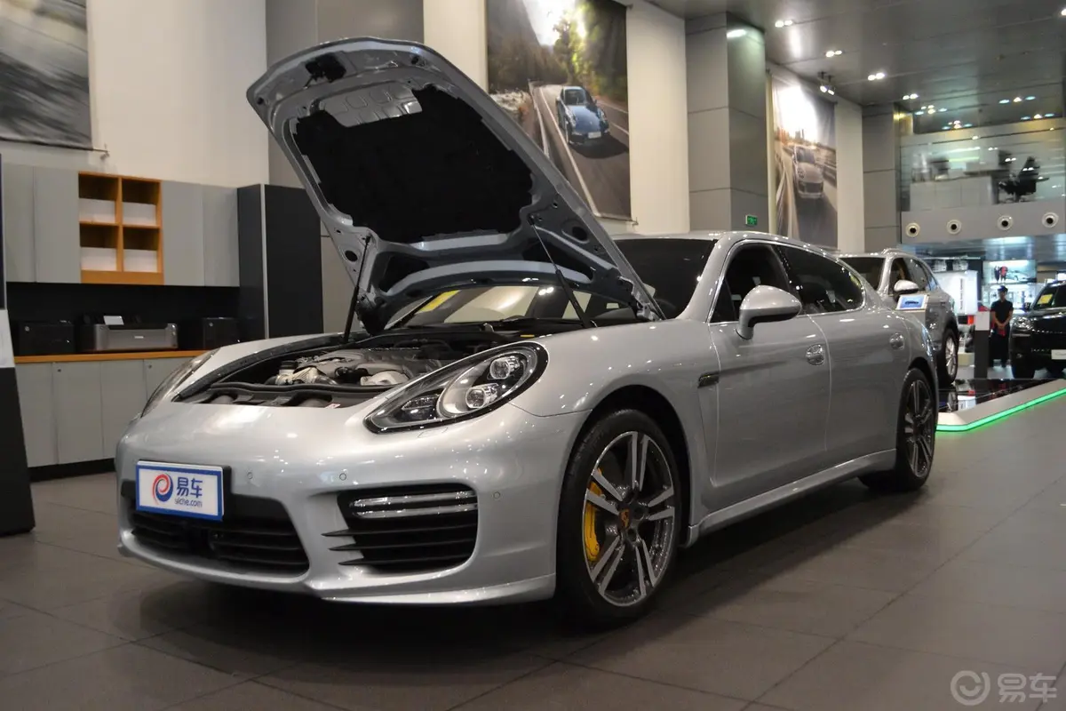 PanameraPanamera Turbo S Executive 4.8T发动机盖开启