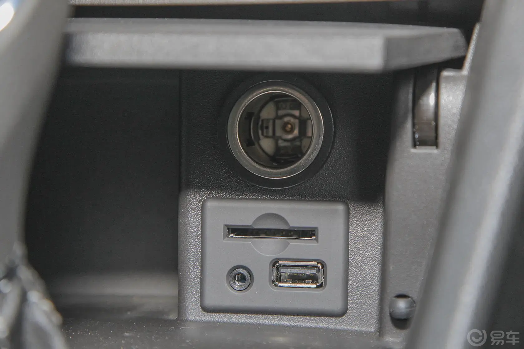英朗15N 自动 豪华型USB接口