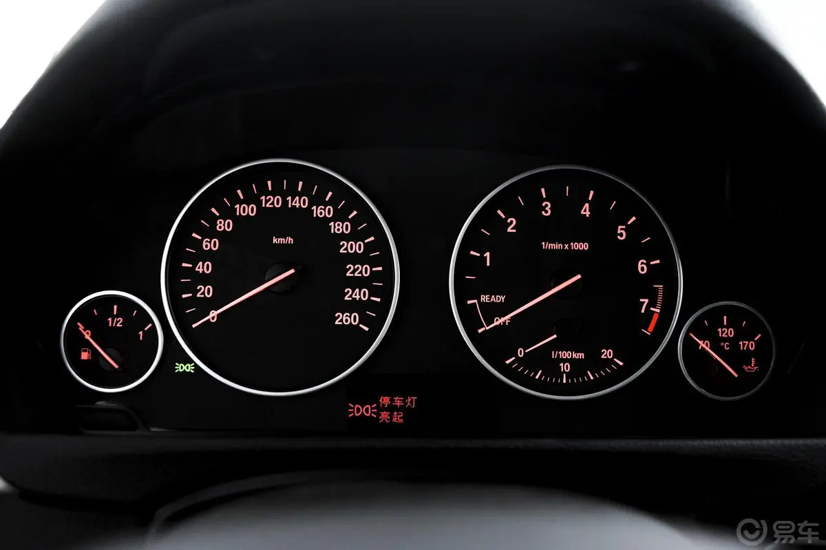 宝马3系(进口)320i 时尚型 旅行版仪表盘背光显示