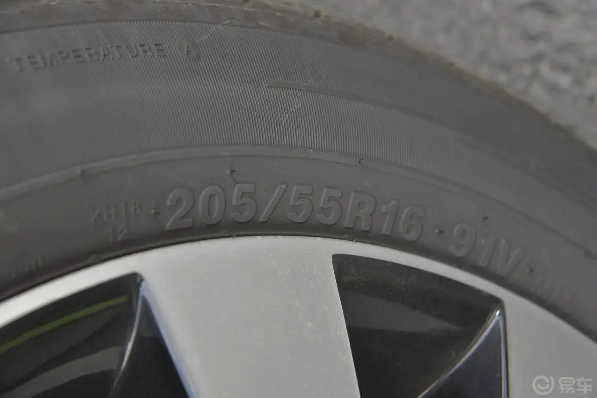 速腾1.4T 双离合 230TSI 豪华型轮胎规格