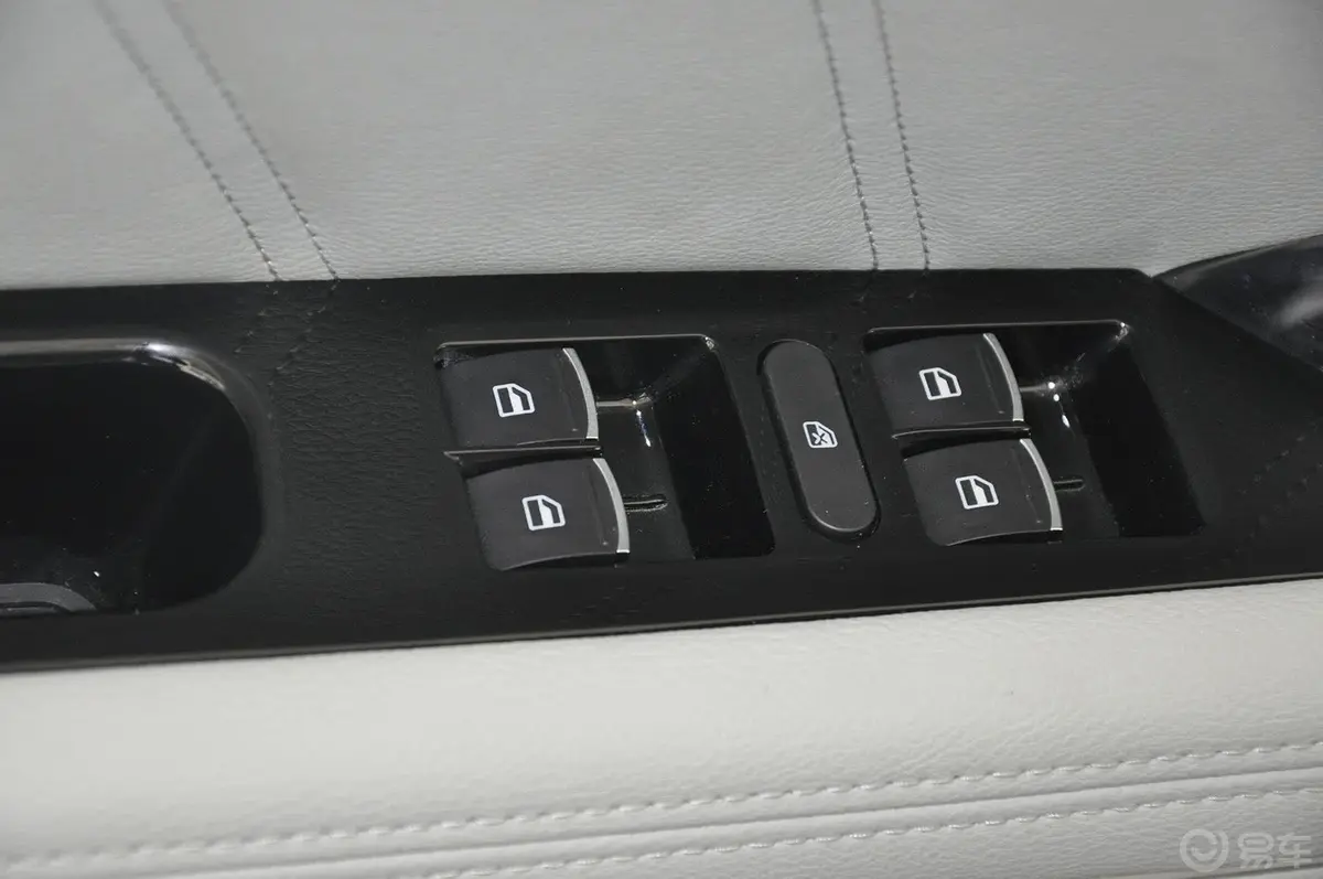 哈弗H6 Coupe2.0T 手动 两驱 尊贵版车窗升降键