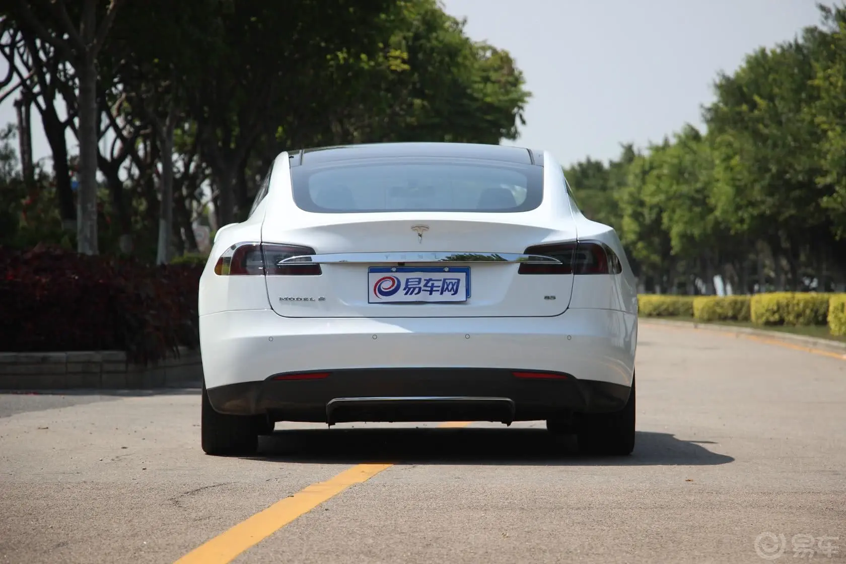 Model S85正后水平