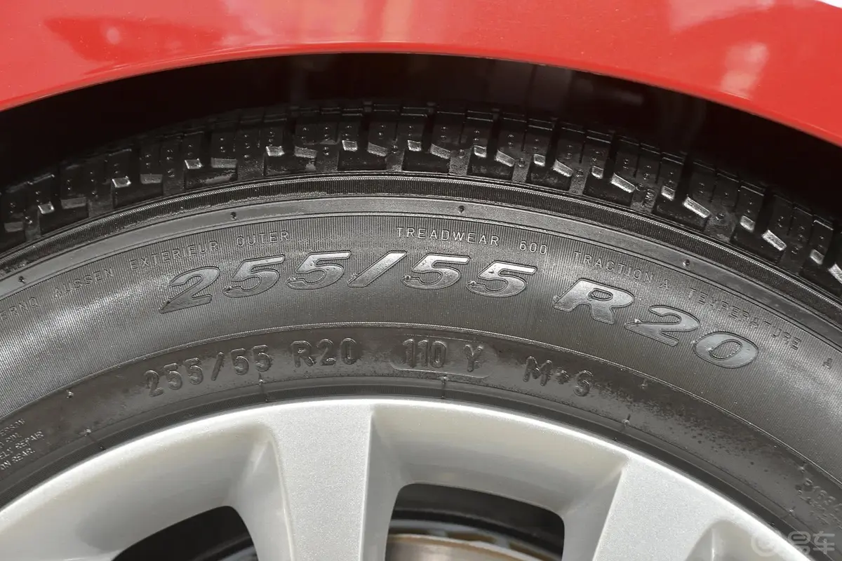 揽胜运动版3.0 SDV6 柴油版 HSE轮胎规格