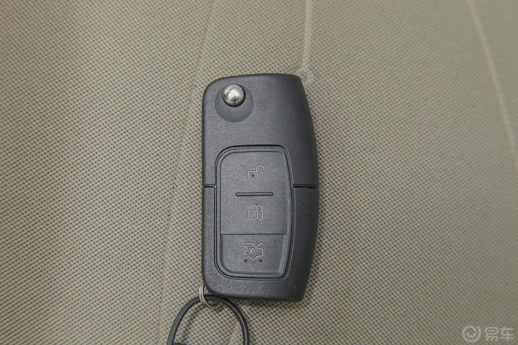 嘉年华三厢 1.5L 自动 时尚型钥匙