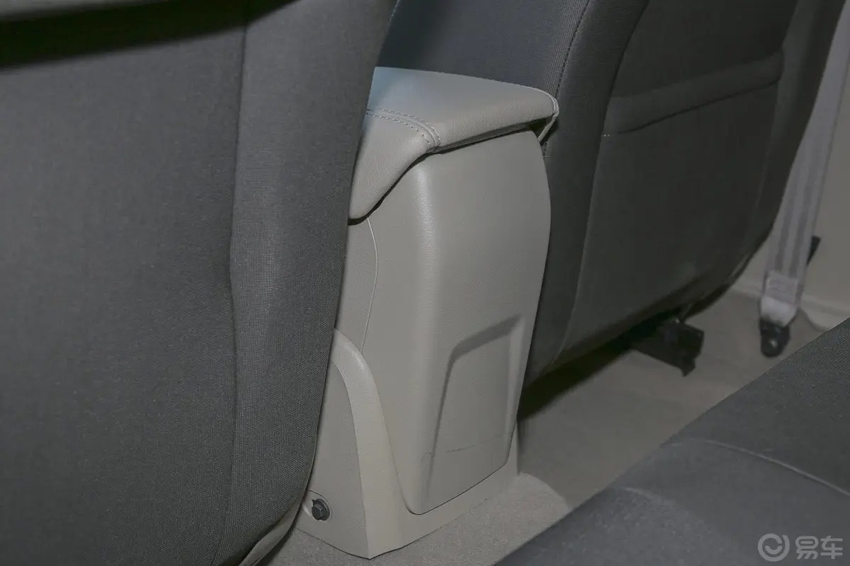 福克斯三厢 1.6L 自动 舒适型空间