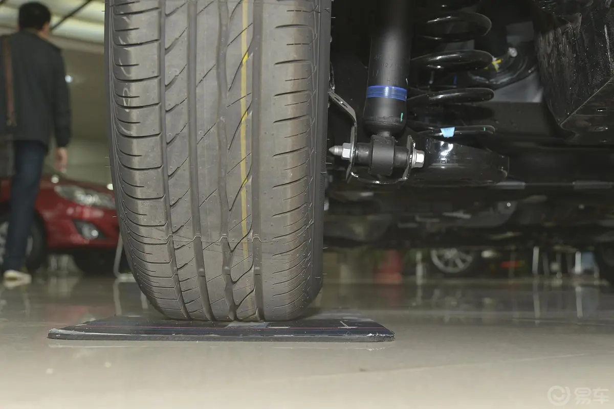 卡罗拉1.6L GL CVT轮胎花纹