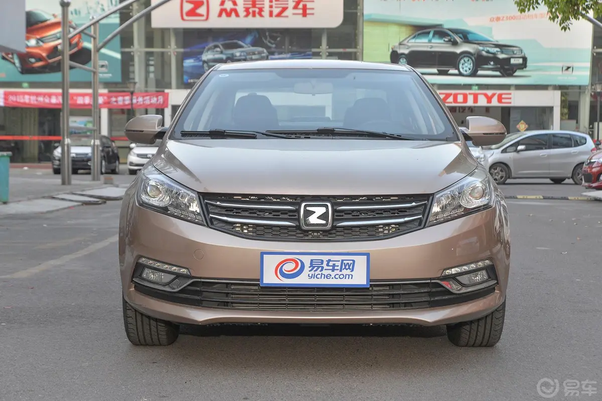 众泰Z5001.5T CVT 尊贵型正前水平