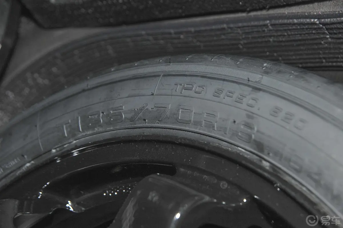 凯迪拉克SRX3.0L 手自一体 舒适型备胎规格