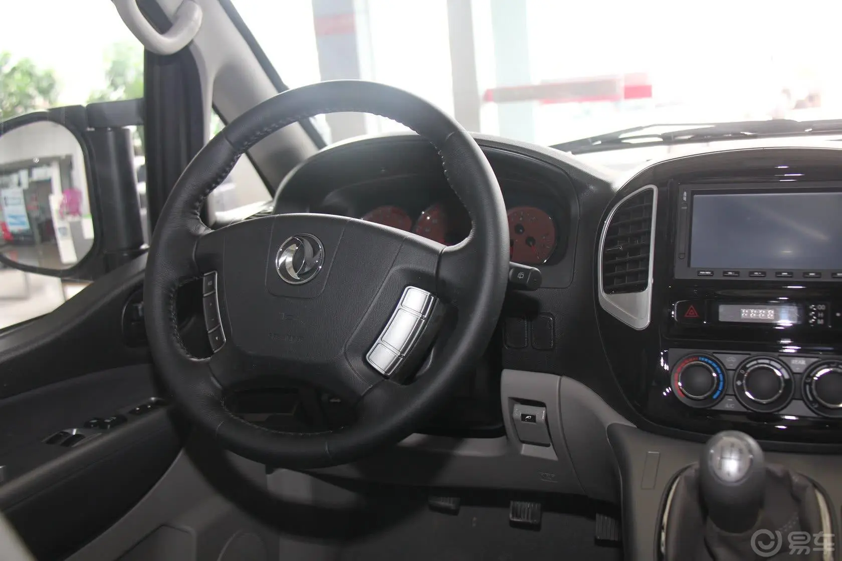 菱智M5-Q7系列 2.0L 手动 7座 豪华型 加长轴距版驾驶位区域