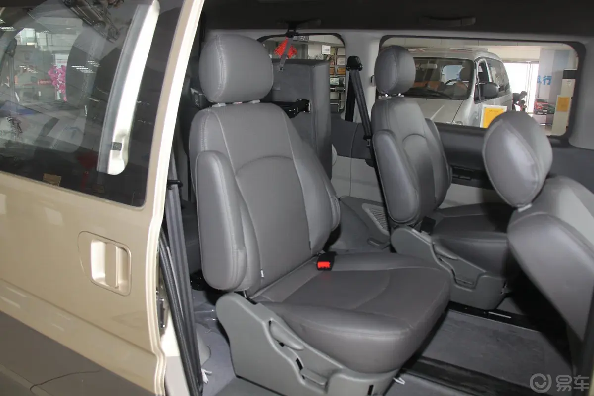 菱智M5-Q7系列 2.0L 手动 7座 豪华型 加长轴距版后排座椅