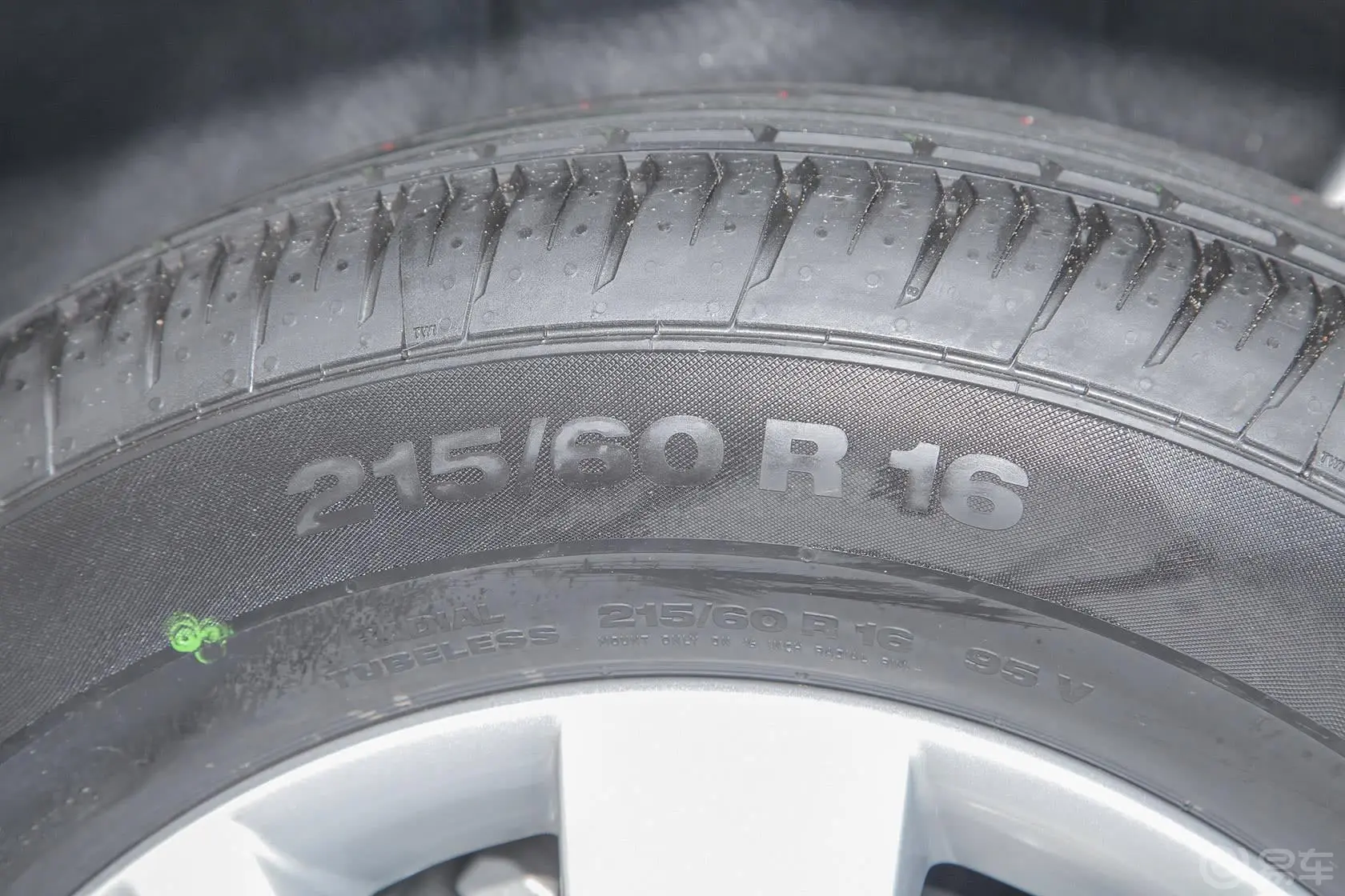 夏朗1.8TSI 标配型轮胎规格