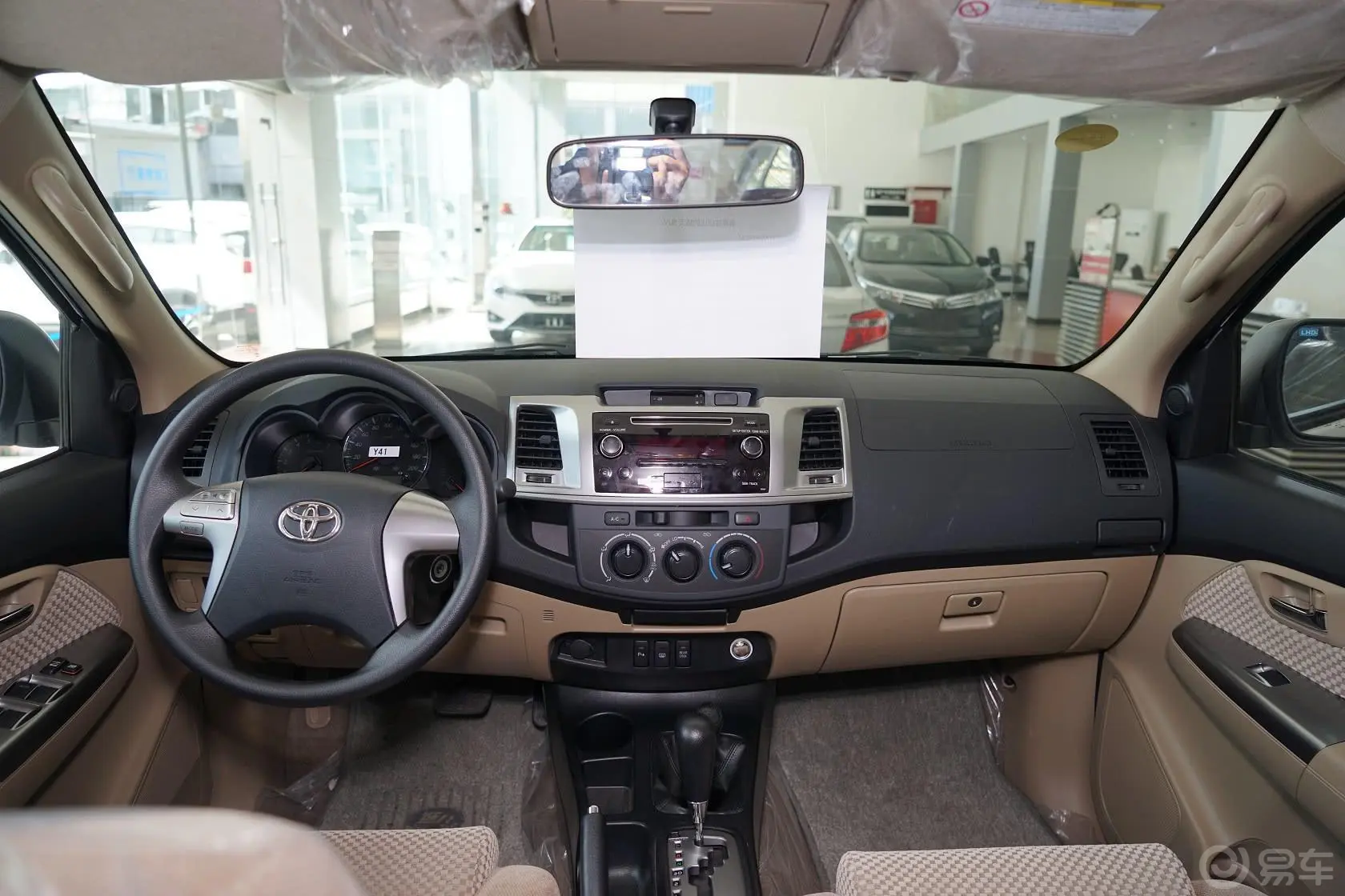 Fortuner2.7L 4AT 2700中东版内饰全景正拍