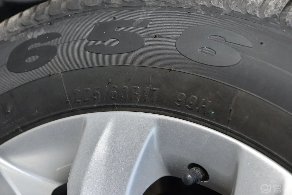 传祺GS5 Super1.8T 自动 适时四驱 精英版轮胎规格