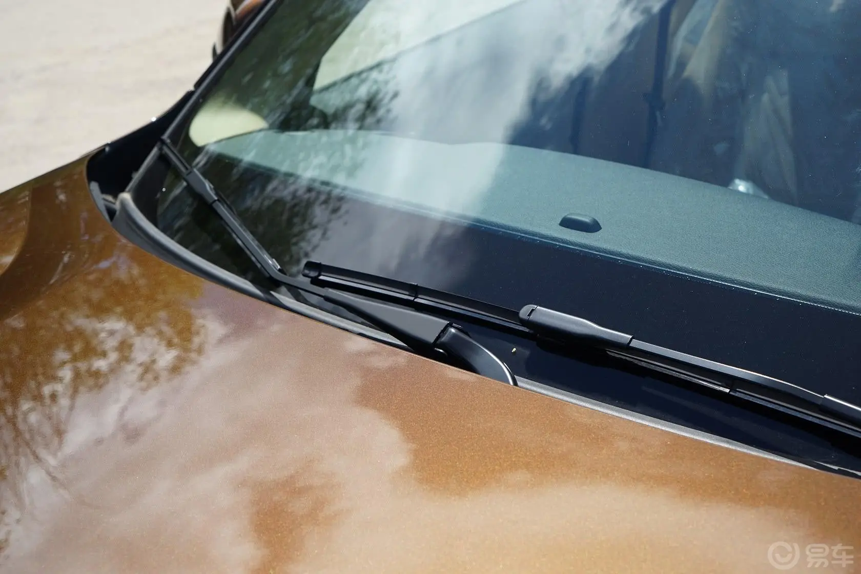 宝马X1sDrive18i 领先晋级版雨刷器（前）