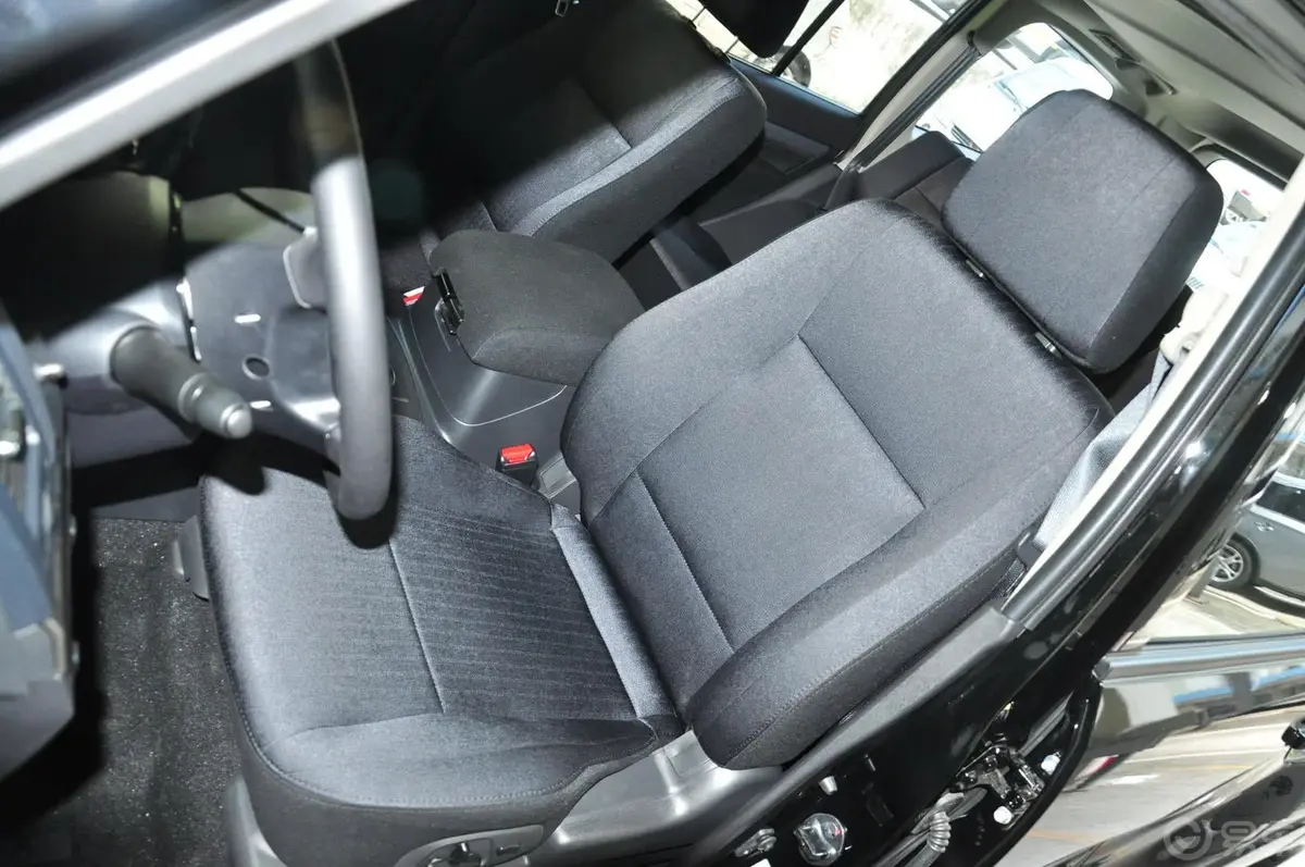 帕杰罗(进口)3.0L 豪华版驾驶员座椅