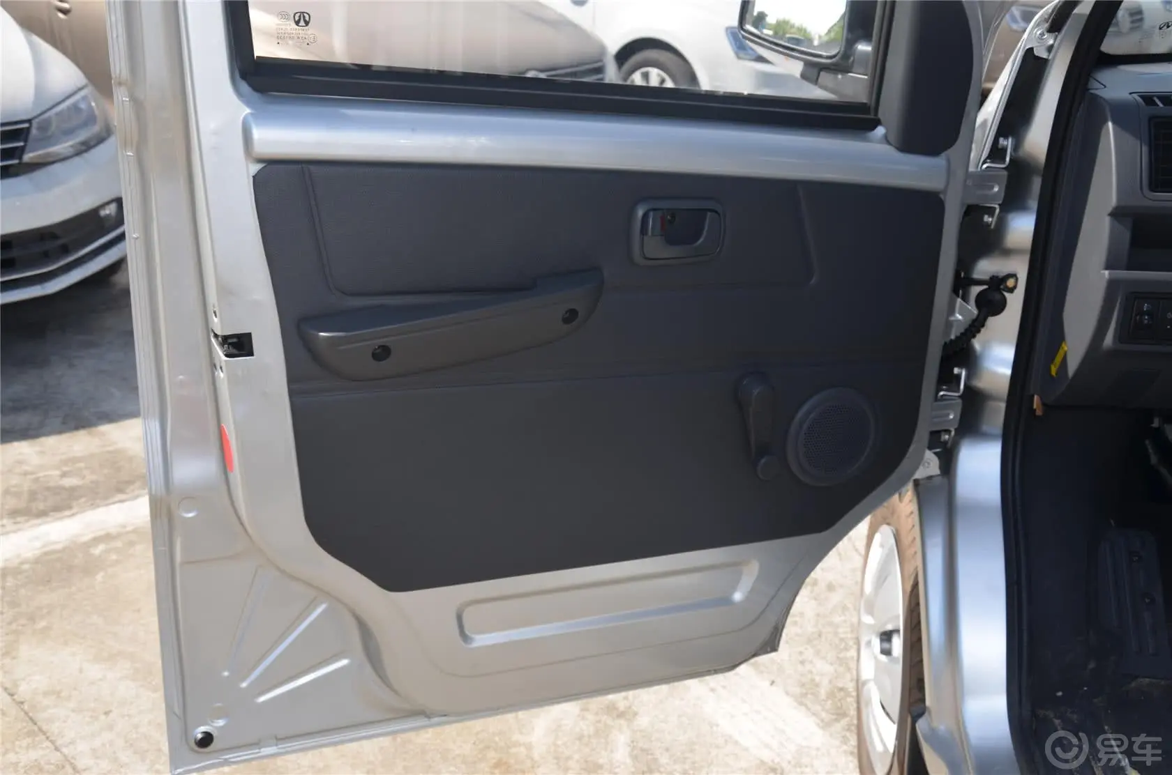 威旺3061.2L 手动超值版 舒适型A12驾驶员侧车门内门板