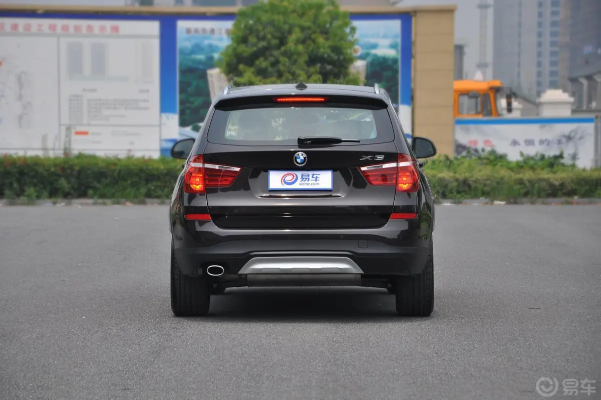 宝马X3(进口)xDrive20i X设计套装正后水平