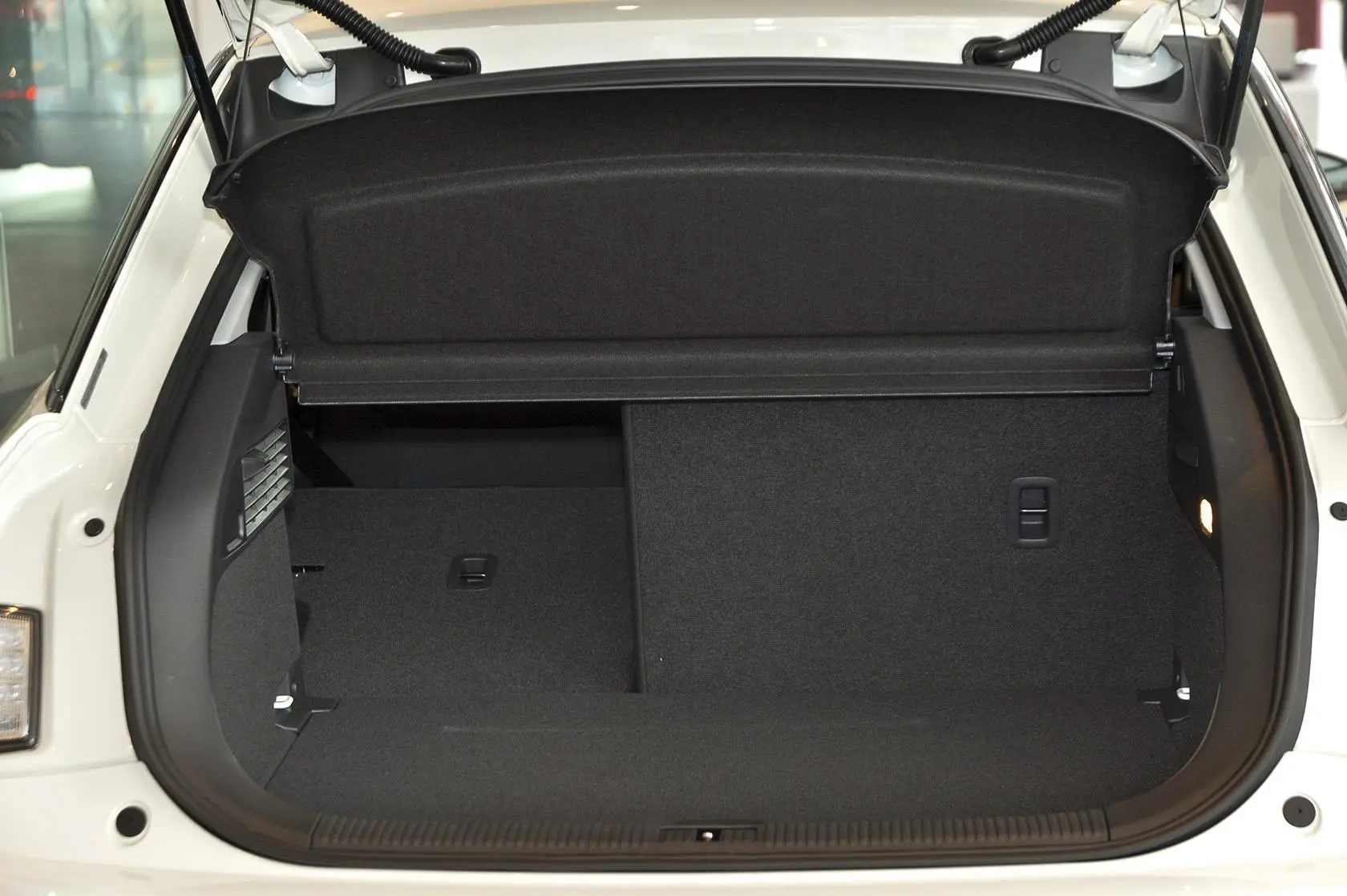 奥迪A130 TFSI 时尚型行李箱空间（后排左放倒）